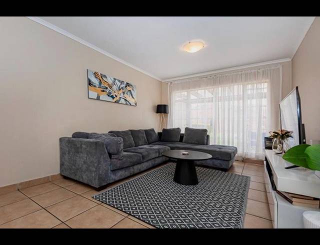 2 BEDROOM APARTMENT FOR SALE IN CASTLEVIEW